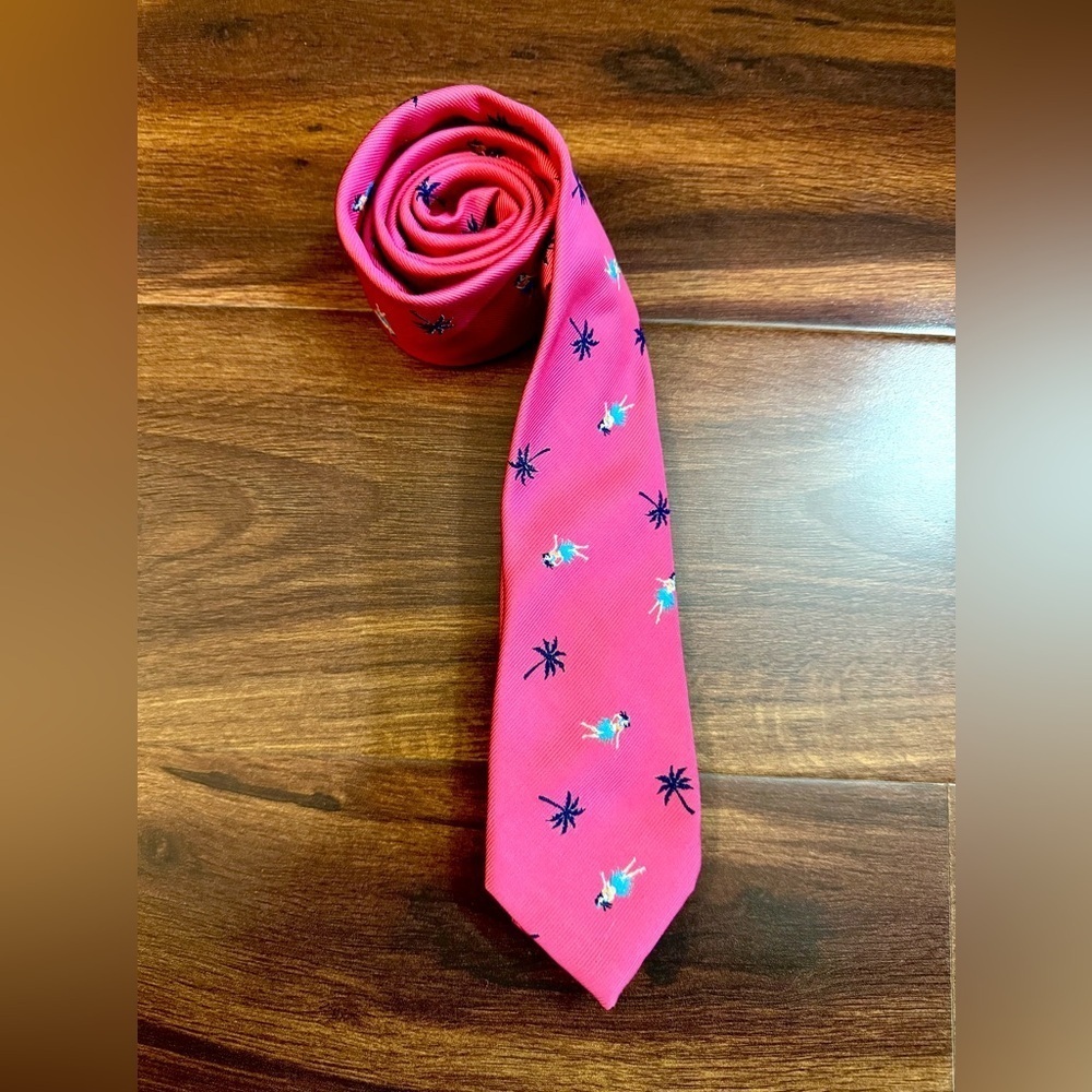 🌿END of SEASON SALE🌿AMERICAN EAGLE Outfitters Pink Tropical  Design Tie